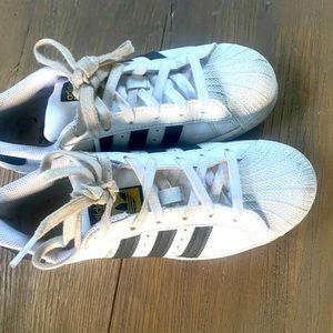 Adidas Grant Court Sneakers.